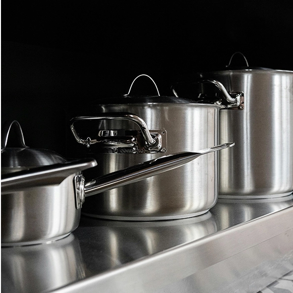 Choosing The Right Material for Pot And Pan Manufacturing